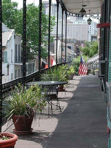 On St. Peter, A French Quarter 3*