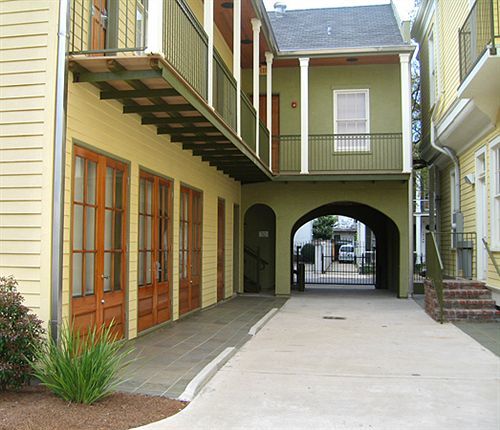 The Prytania Oaks 2*