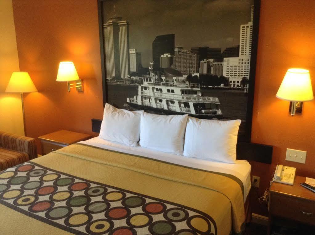 Hotel Super 8 By Wyndham 2*