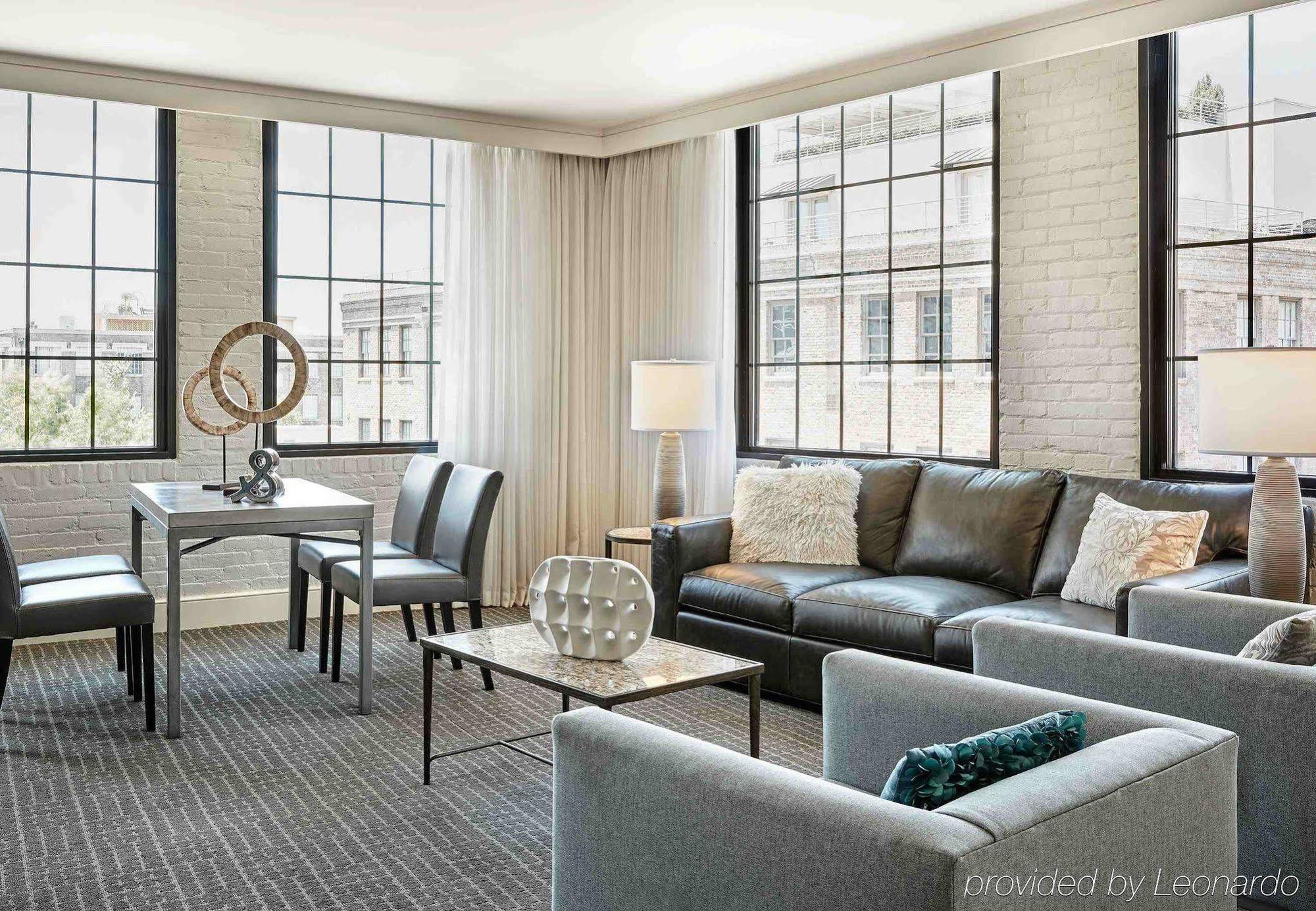 Renaissance Arts Warehouse District 4*