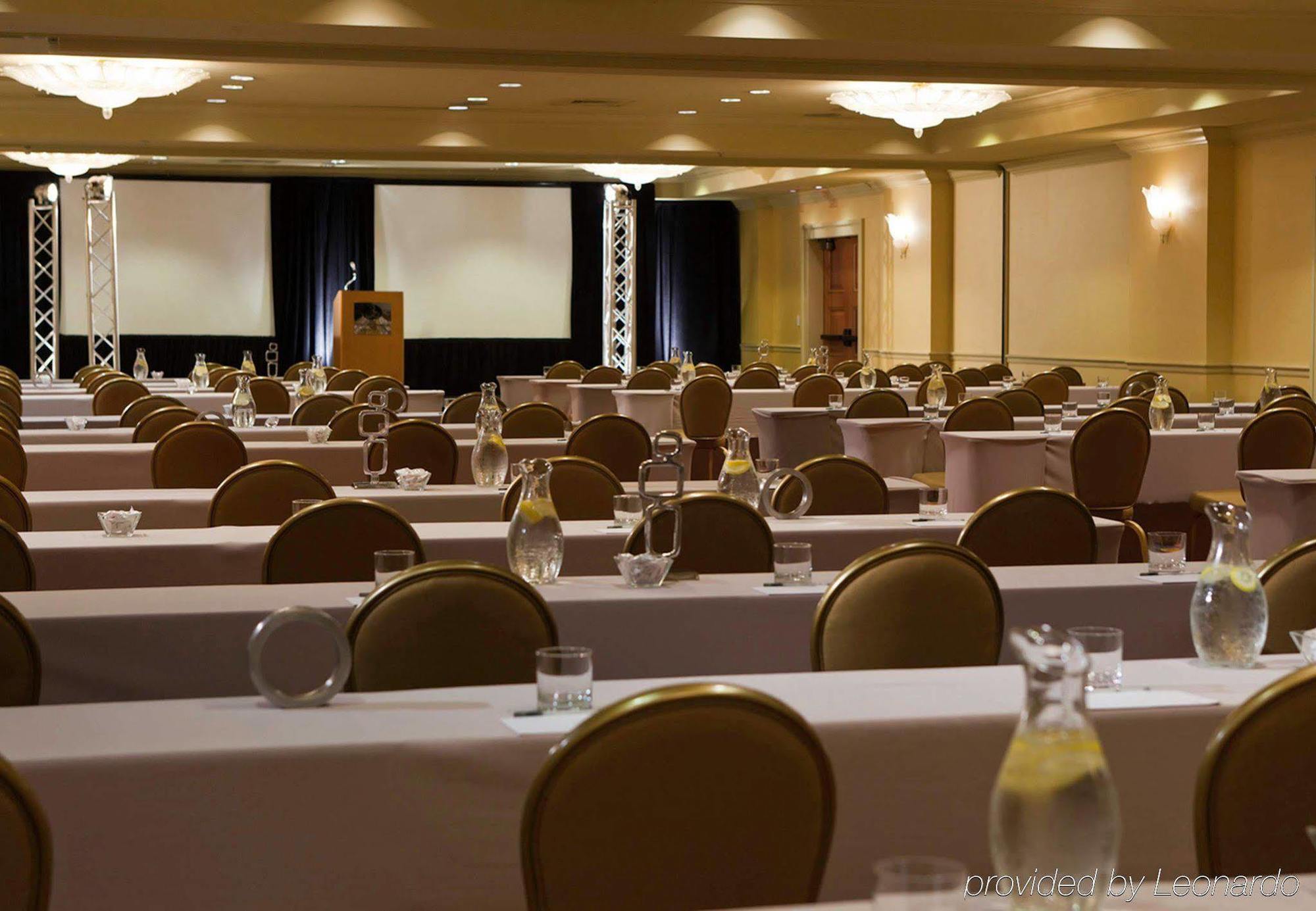 Renaissance Arts Warehouse District Hotel 4*