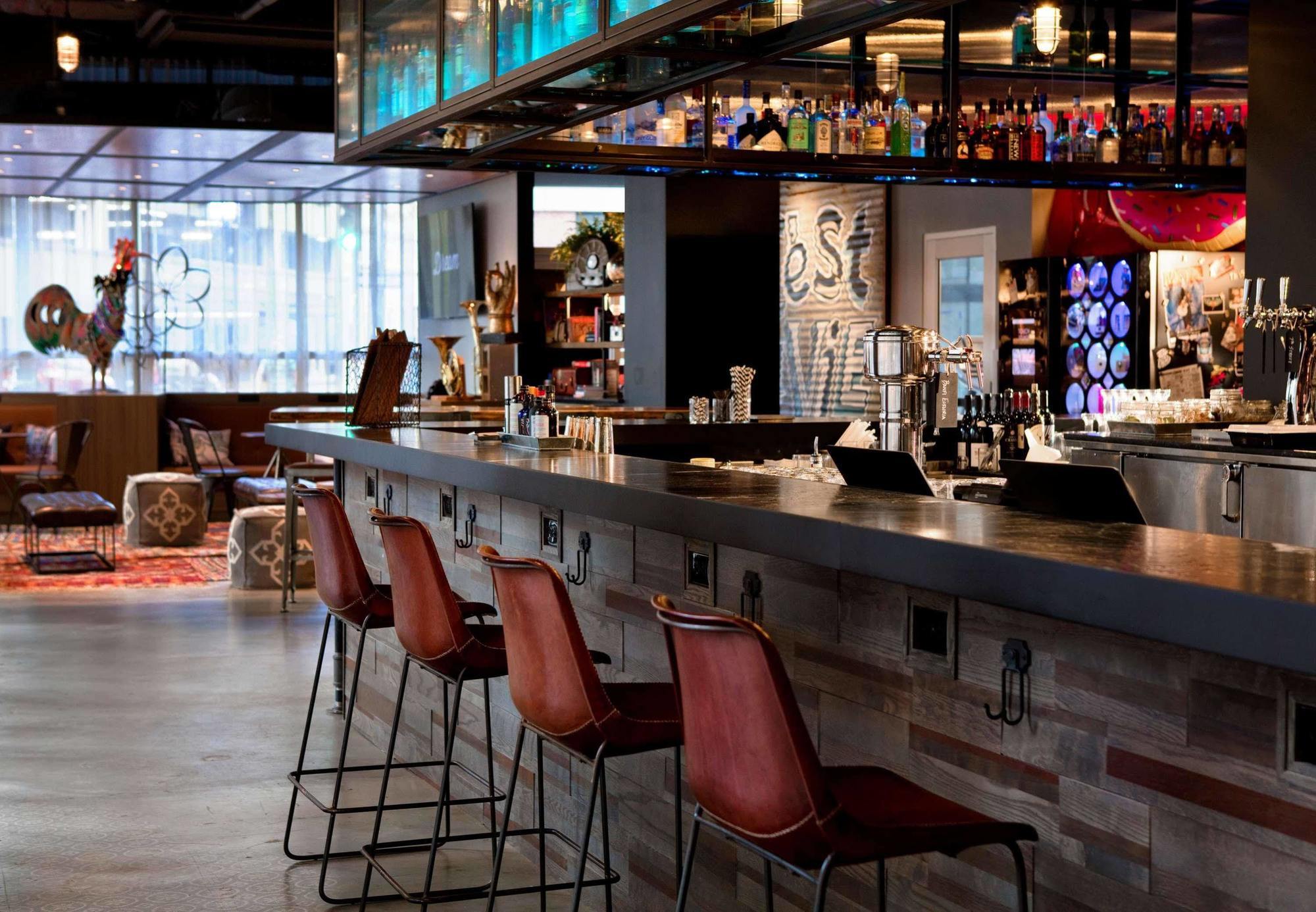 Hotel Moxy Downtown/french Quarter Area