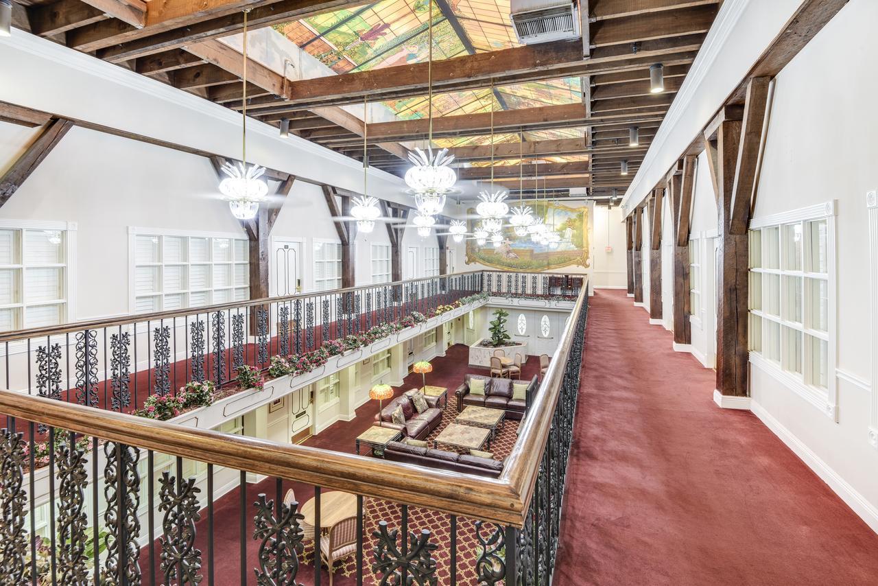 Plaza Downtown New Orleans