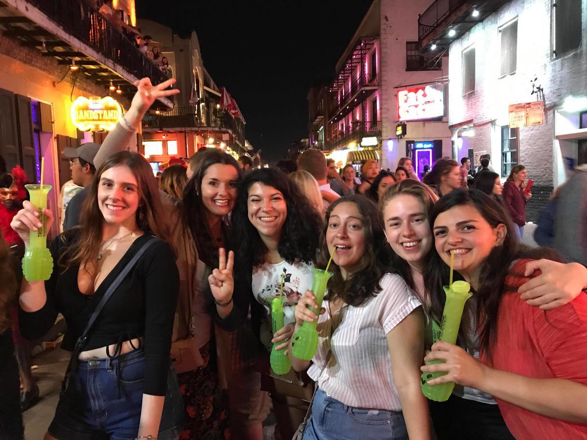 Hostel Auberge Nola *