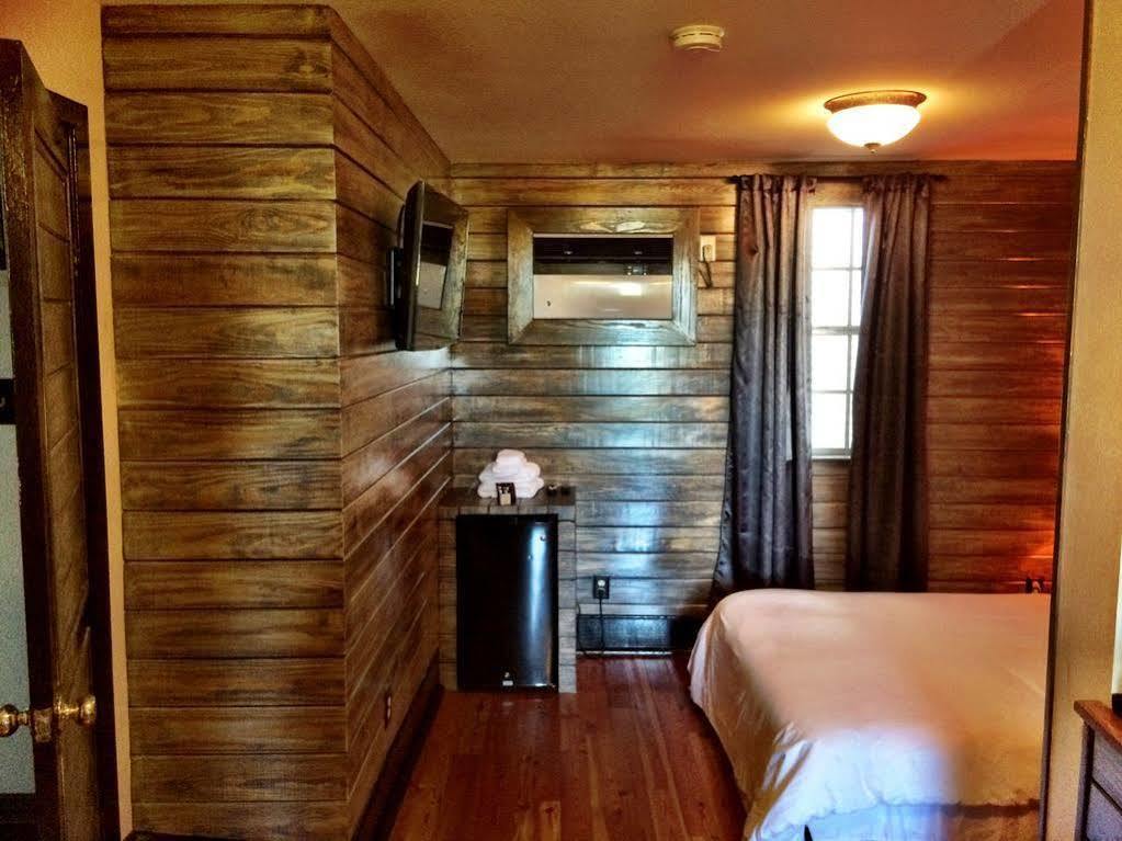 Royal Street Inn & Bar Inn