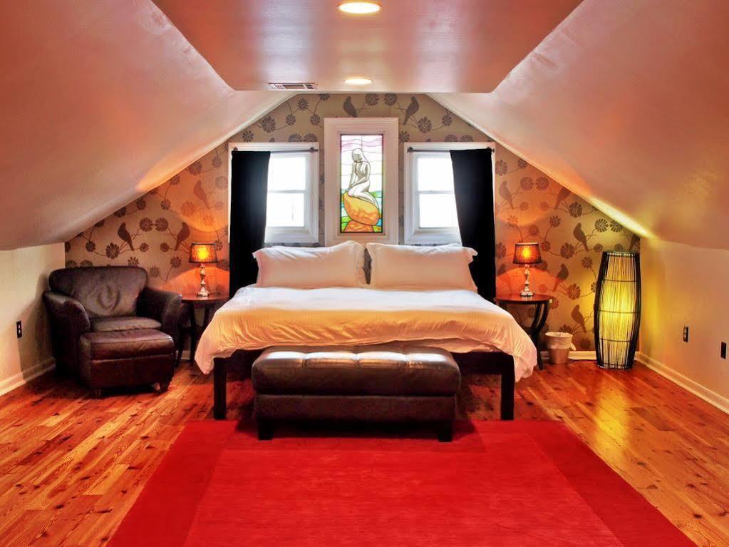 Inn Royal Street Inn & Bar