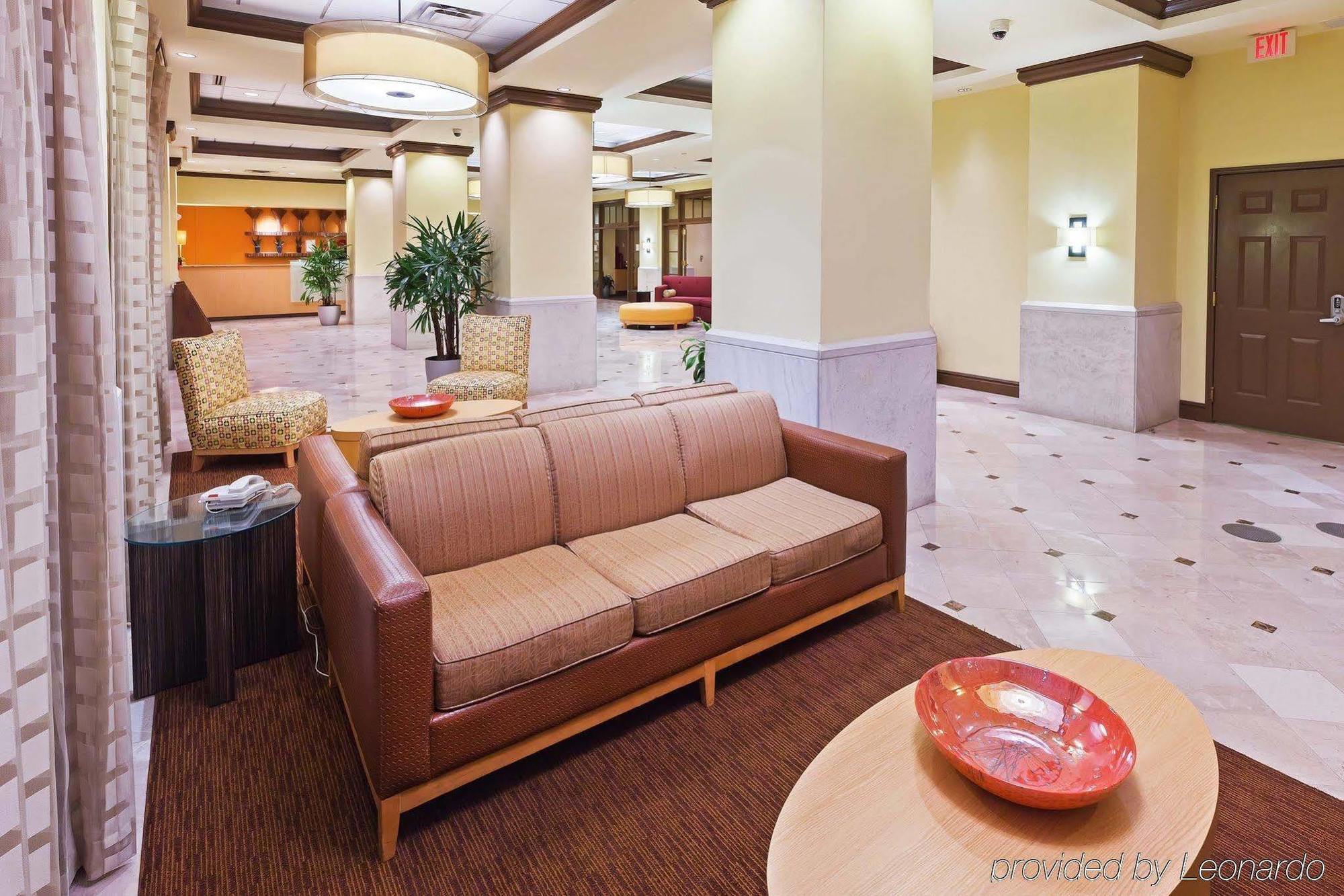 Hotel La Quinta & By Wyndham Downtown