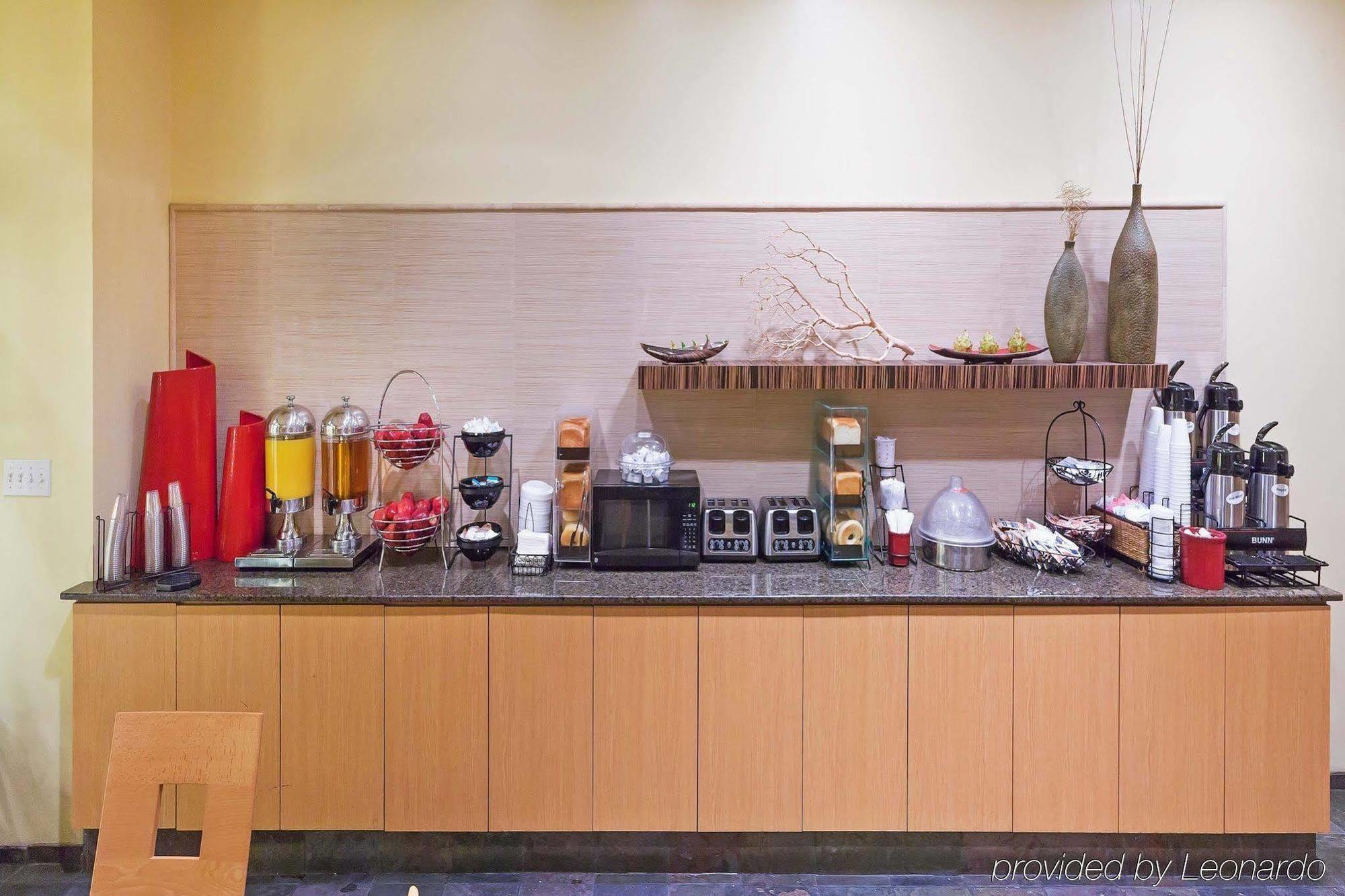 Hotel La Quinta & By Wyndham Downtown New Orleans