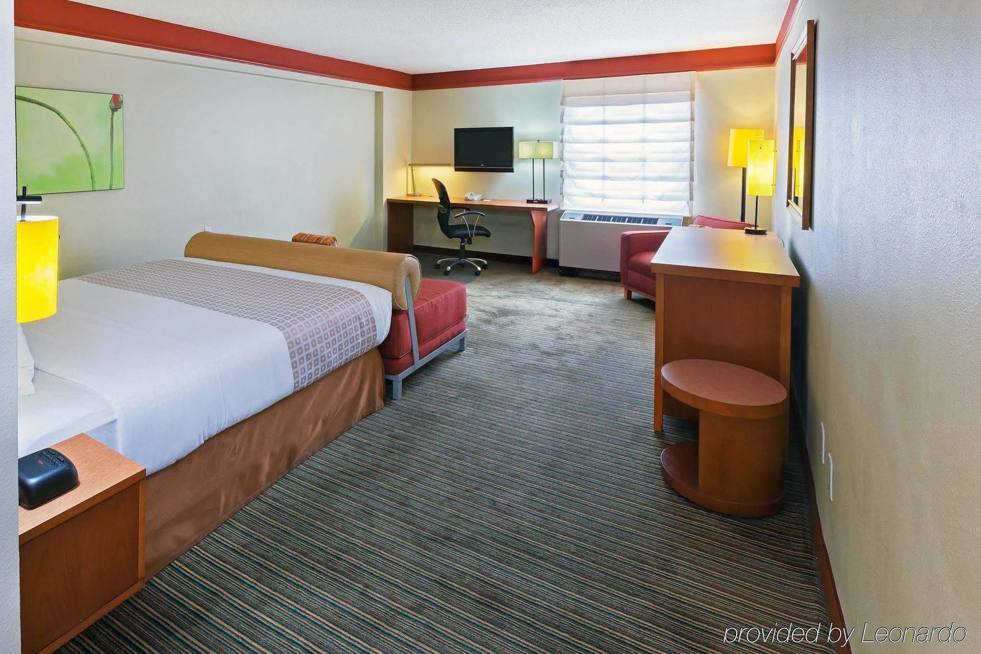 La Quinta & By Wyndham Downtown Hotel 3*