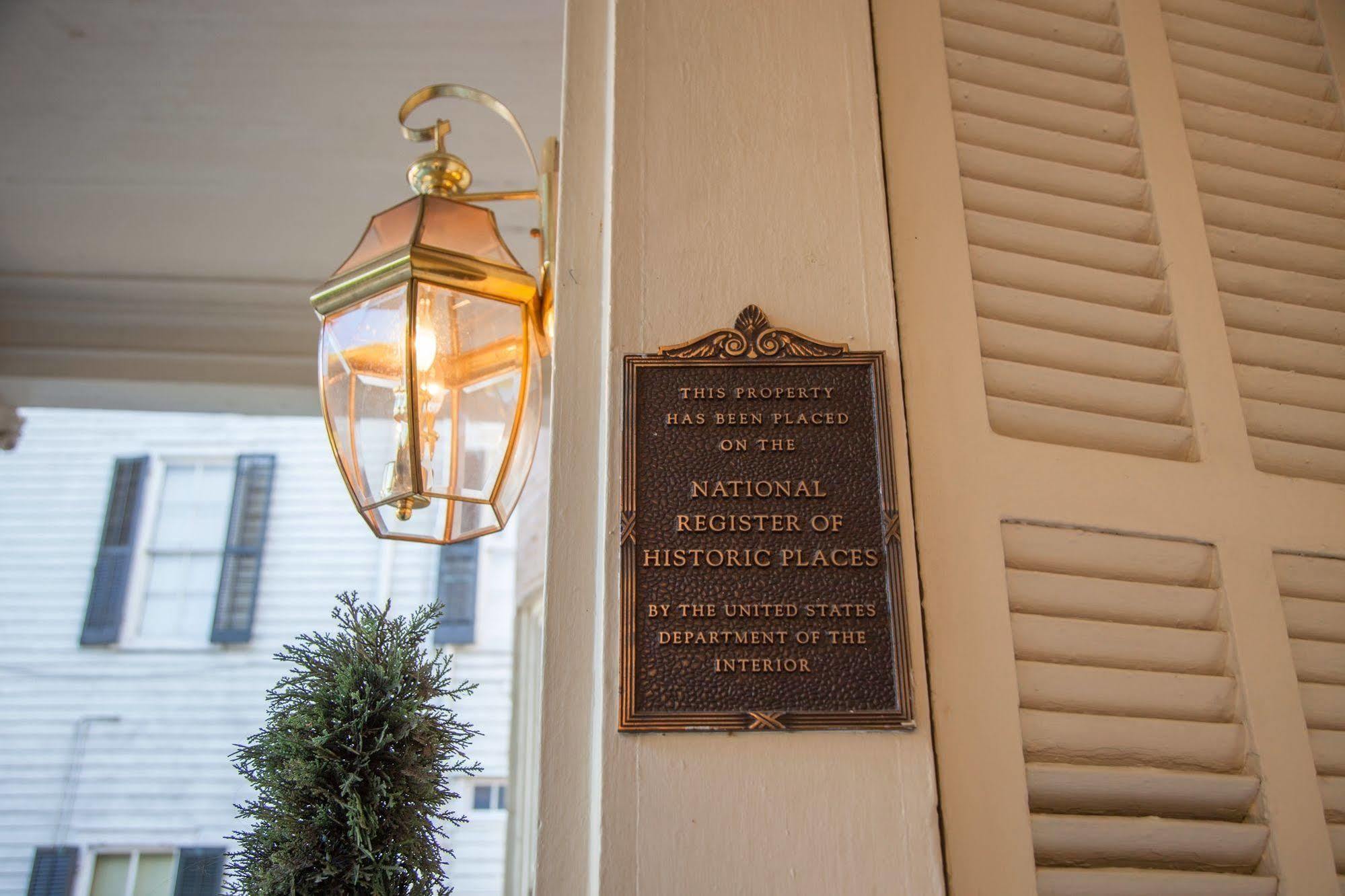 Cornstalk Inn New Orleans
