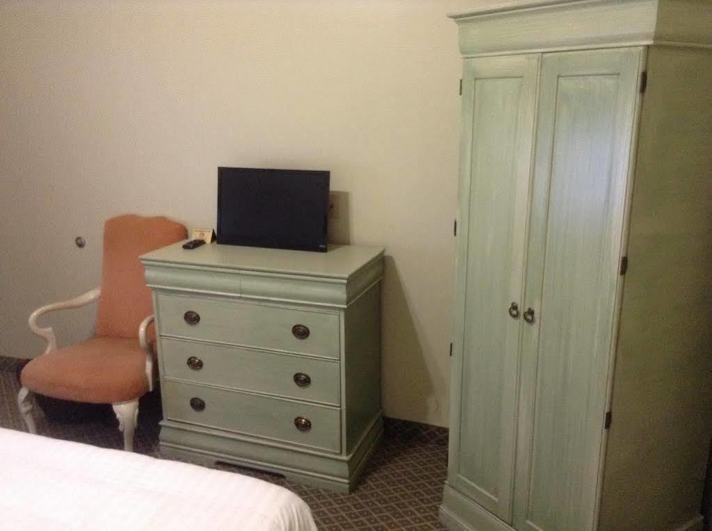 Inn The Prytania Oaks