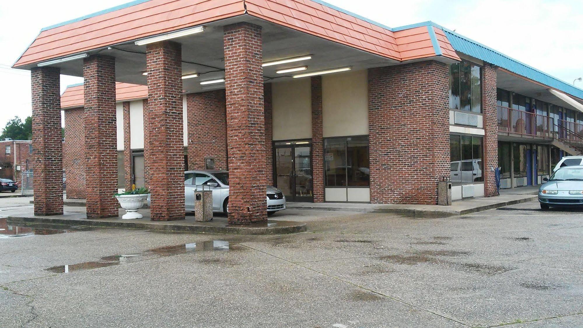 Motel Hotel 10 Extended Stay