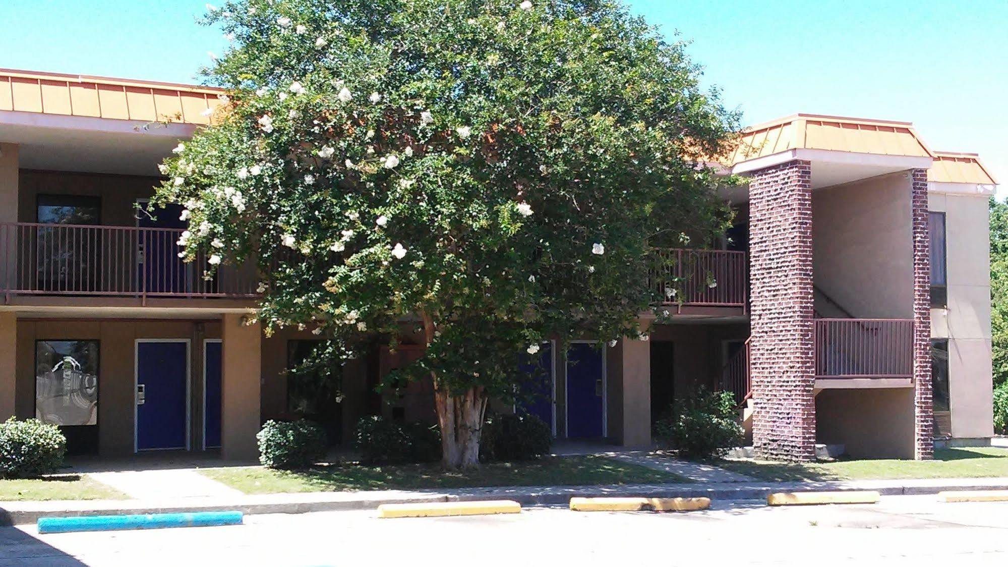 Hotel 10 Extended Stay 2*