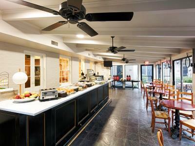 Maison Saint Charles New Orleans