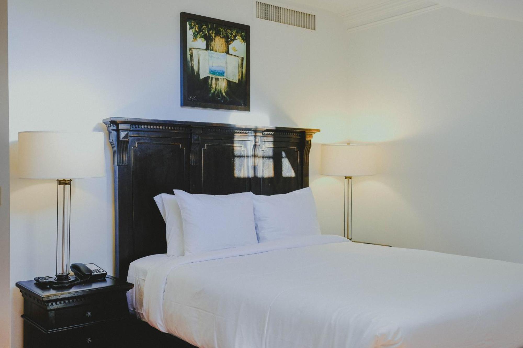 Royal Frenchmen And Bar New Orleans