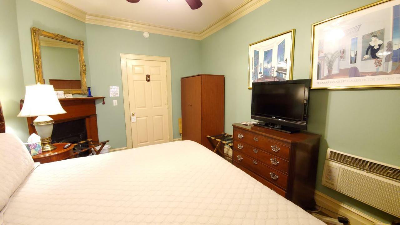 Lions Bed & Breakfast 3*