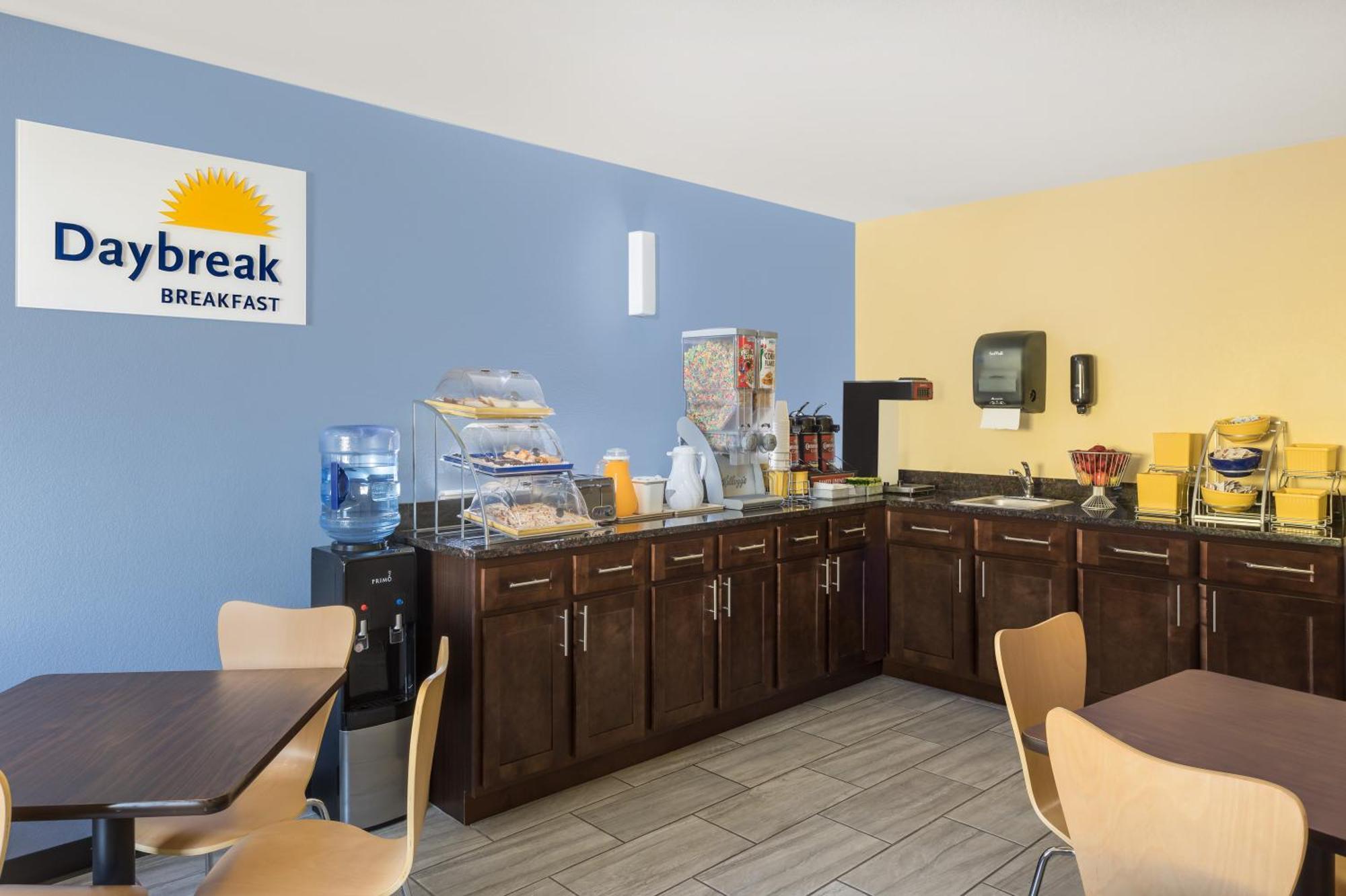 Hotel Days By Wyndham Pontchartrain 3*