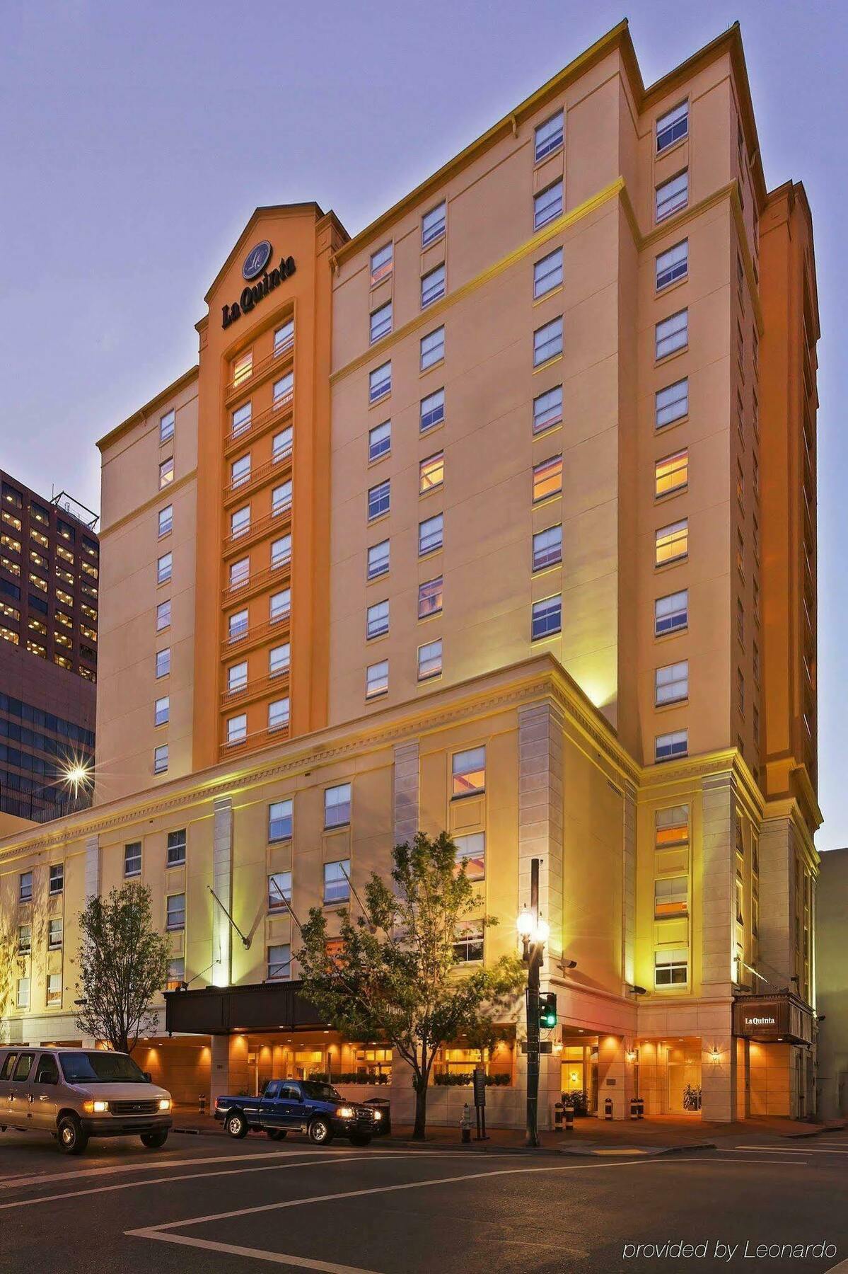 La Quinta & By Wyndham Downtown Hotel