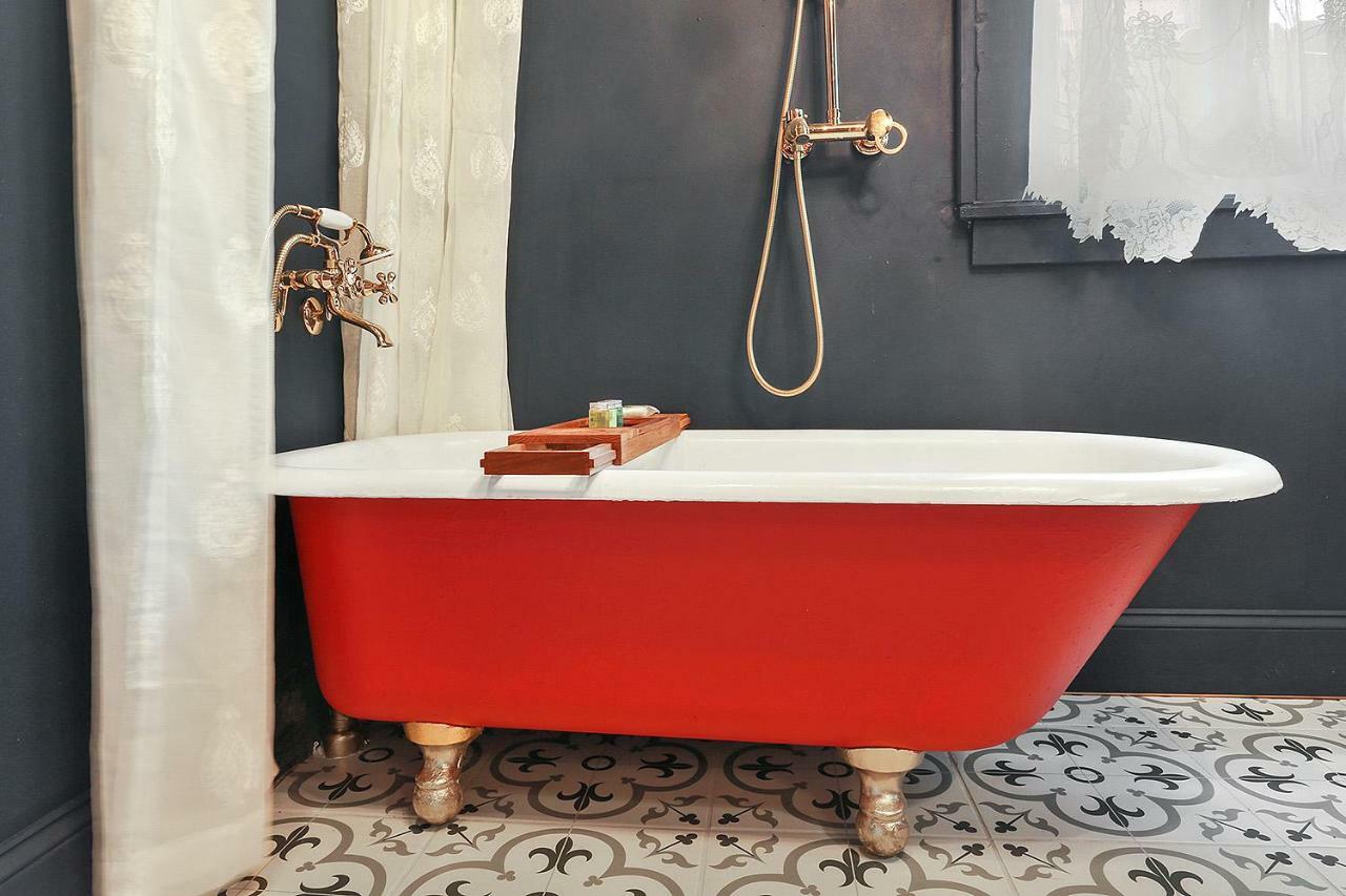 Elegant Renovated House With Relaxing Courtyard - Near Fq