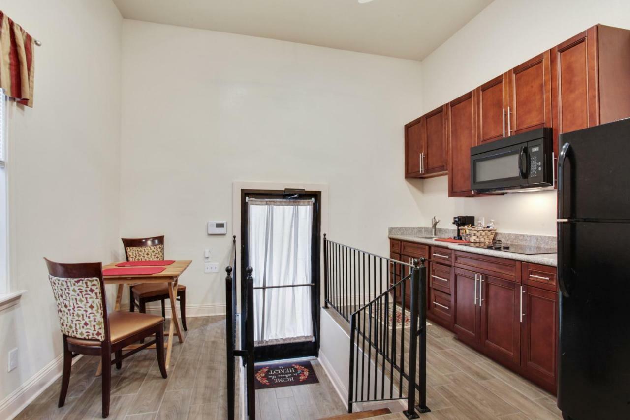 N Broad * New Orleans