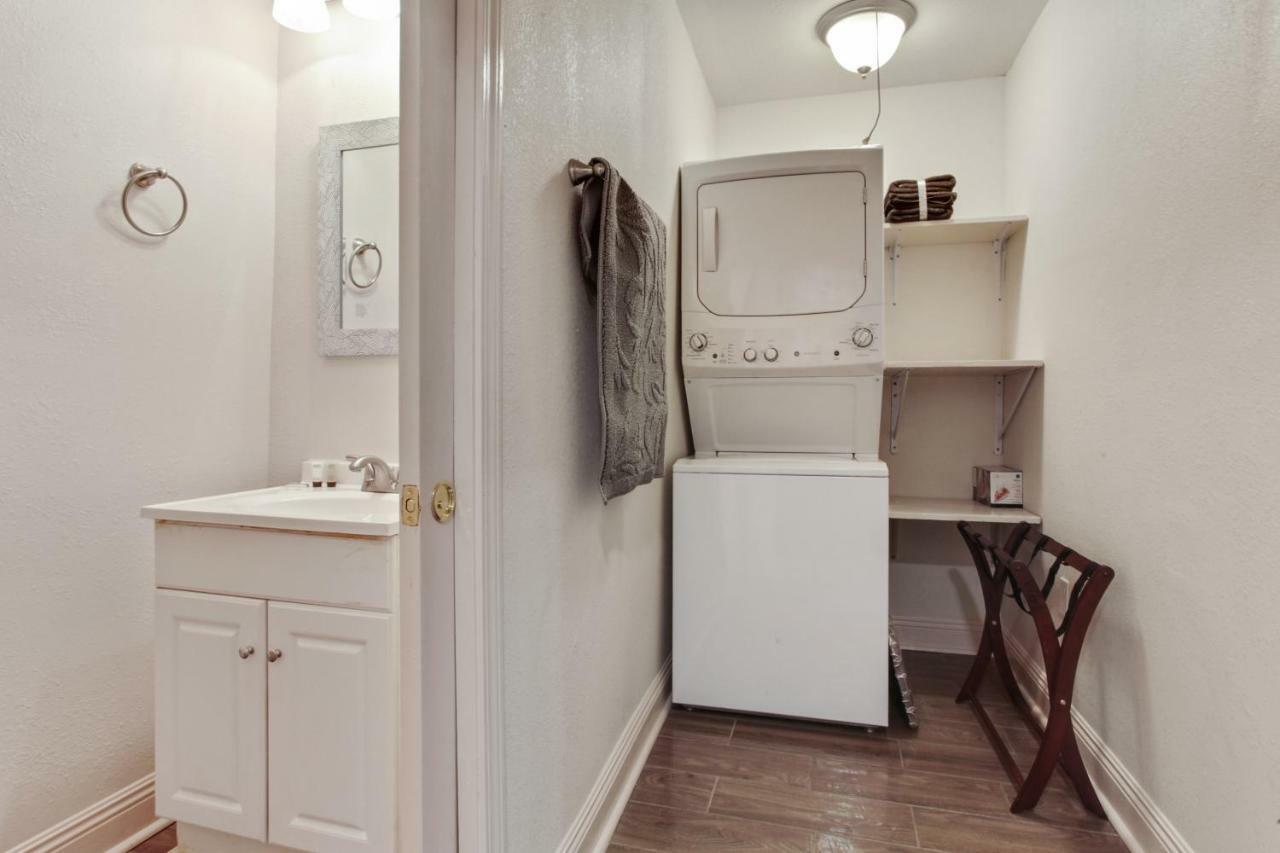 N Broad * New Orleans