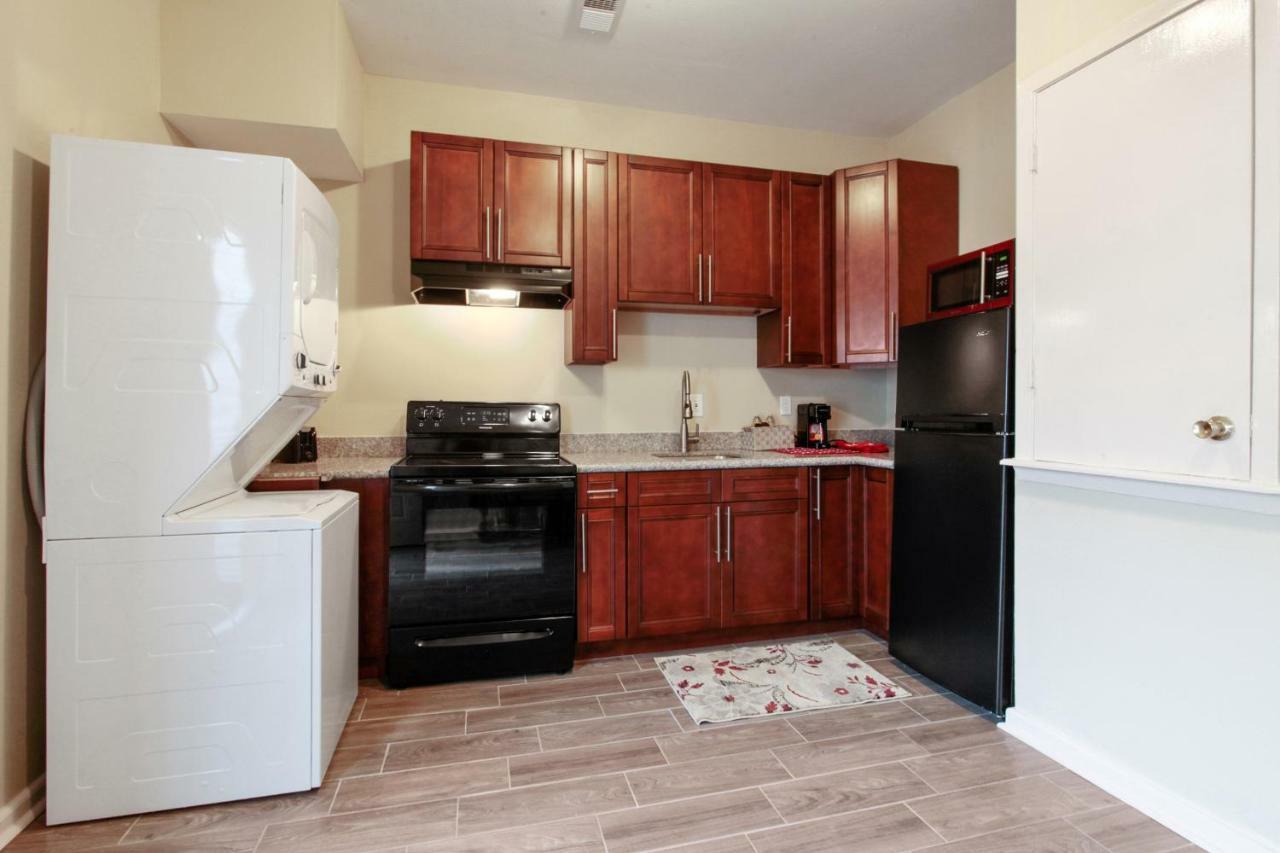 N Broad * New Orleans