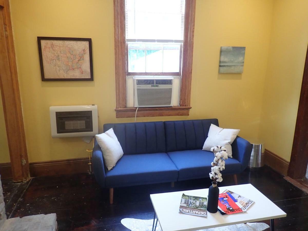 Historic Modern Uptown Ll Apartment