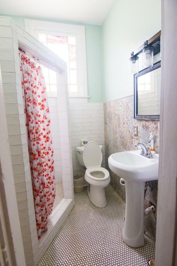 Madame Isabelle's House Hostel *