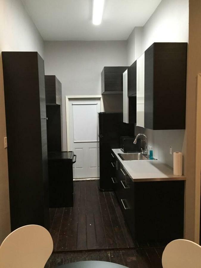 Modern 2 Blocks From Quarters