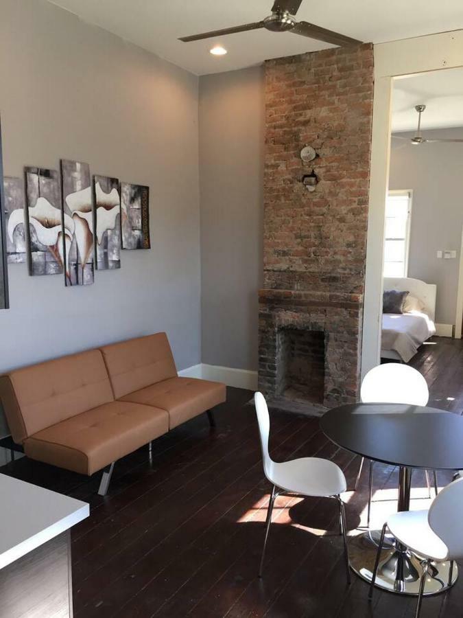 Modern 2 Blocks From Quarters