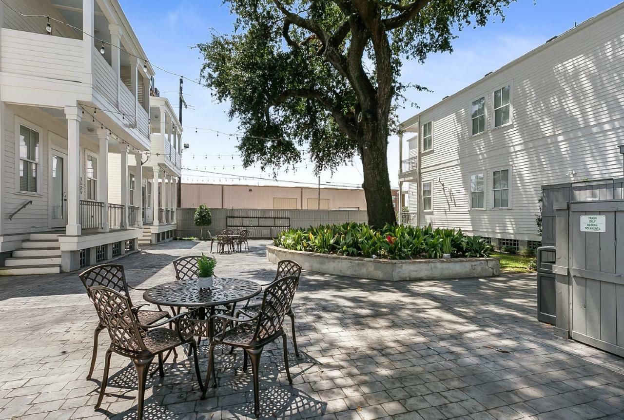 Charming 2br On Carondelet By Hosteeva * New Orleans
