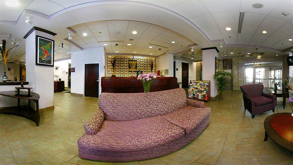 Moxy Downtown/french Quarter Area 4*