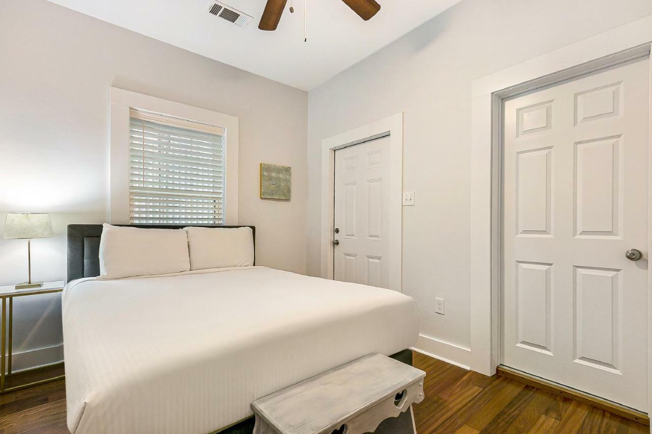 Cozy And Charming House With Luxury Amenities Holiday home *