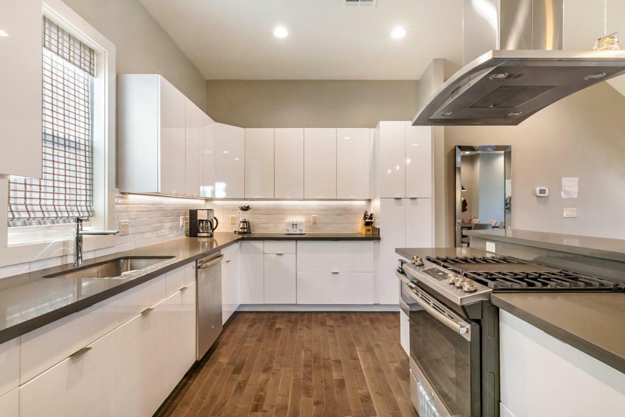 Modern 4br With Amenities Holiday home