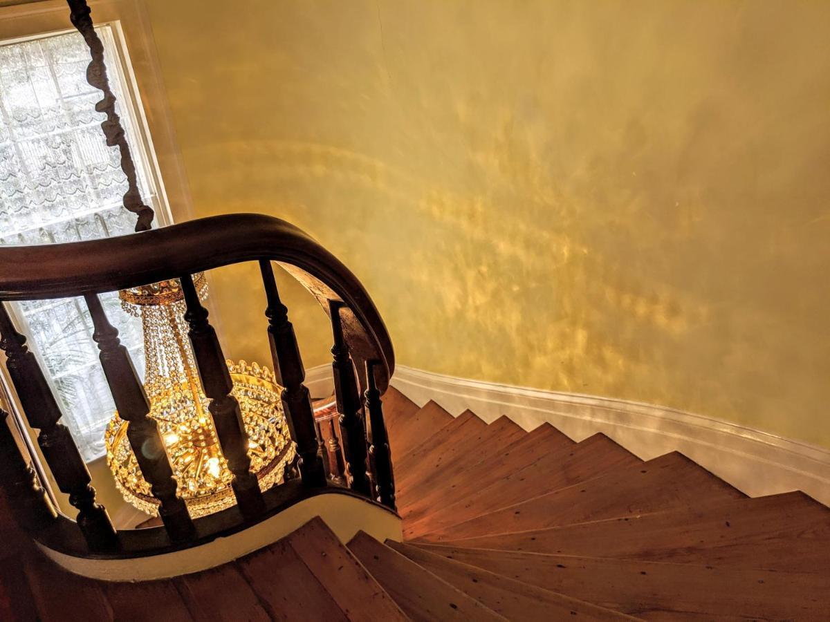 Bed & Breakfast Parisian Courtyard New Orleans