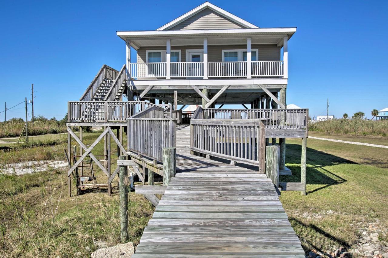 Waterfront With Private Dock And Pier Holiday home *