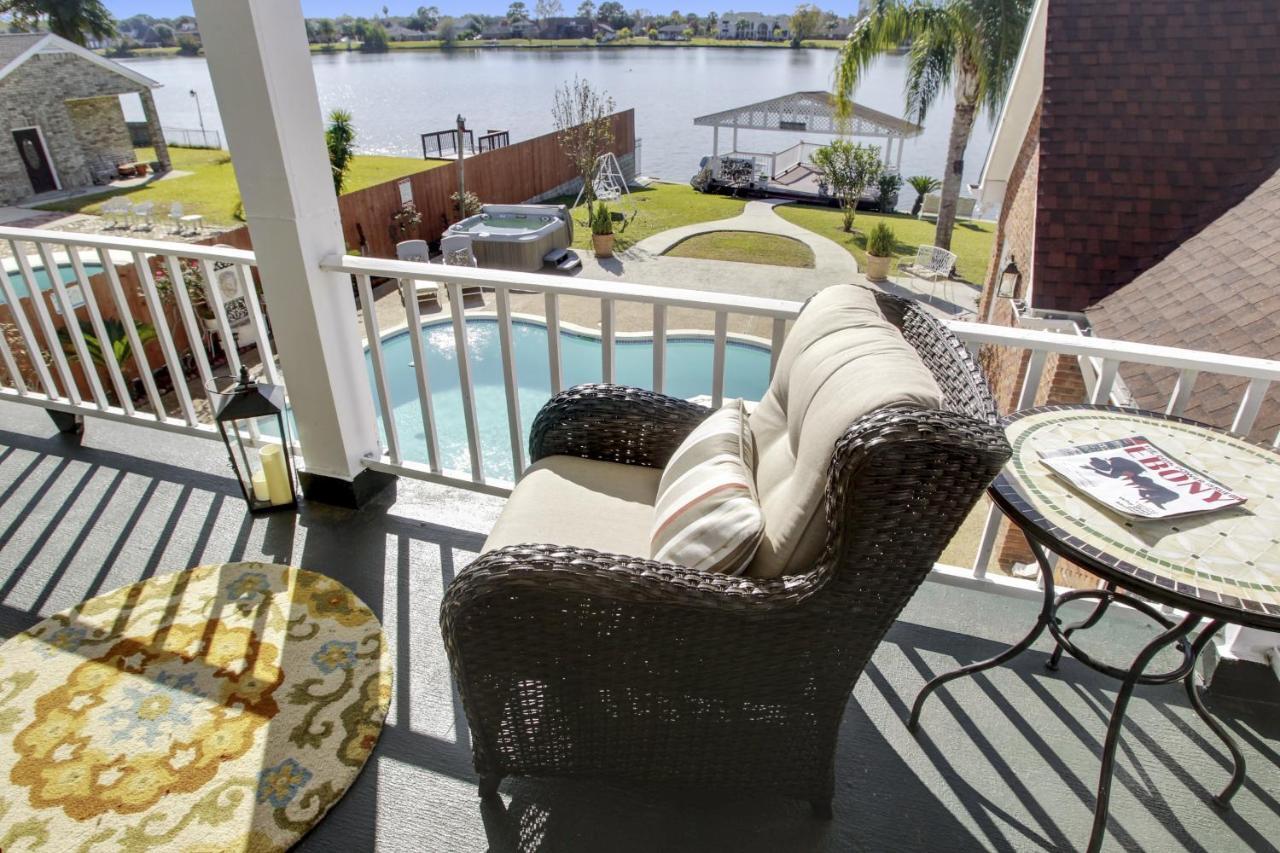 Lovely Only 15mins From Downtown Nola Holiday home