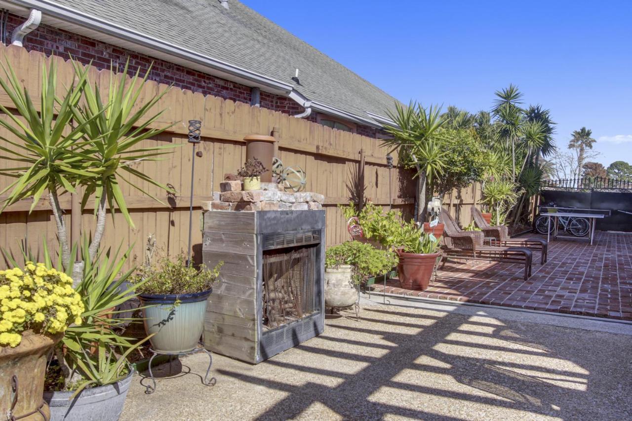 Lovely Only 15mins From Downtown Nola *