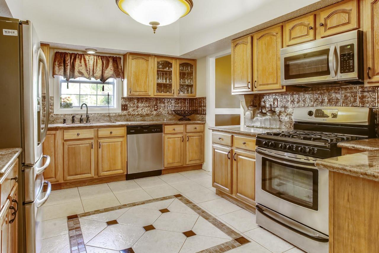 Lovely Only 15mins From Downtown Nola Holiday home New Orleans