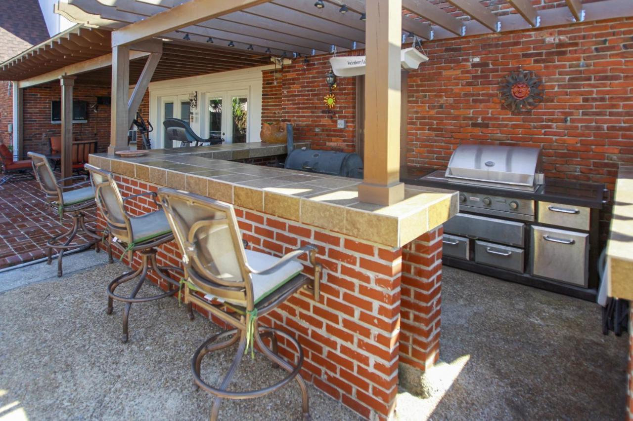 Lovely Only 15mins From Downtown Nola Holiday home *