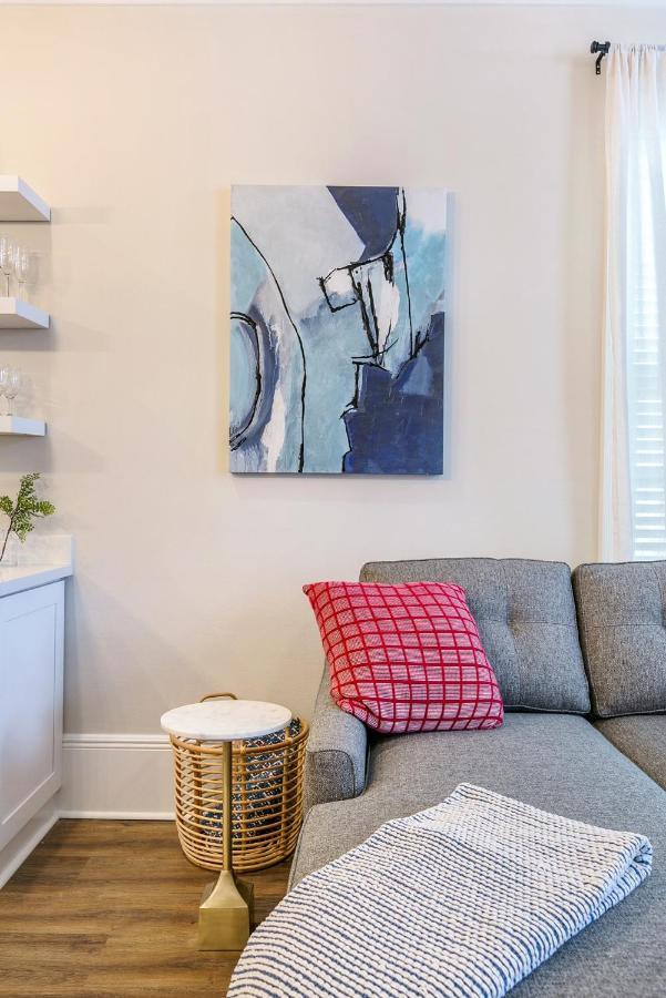 Holiday home St Charles Ave Living Near Hot Spots And Restaurants *