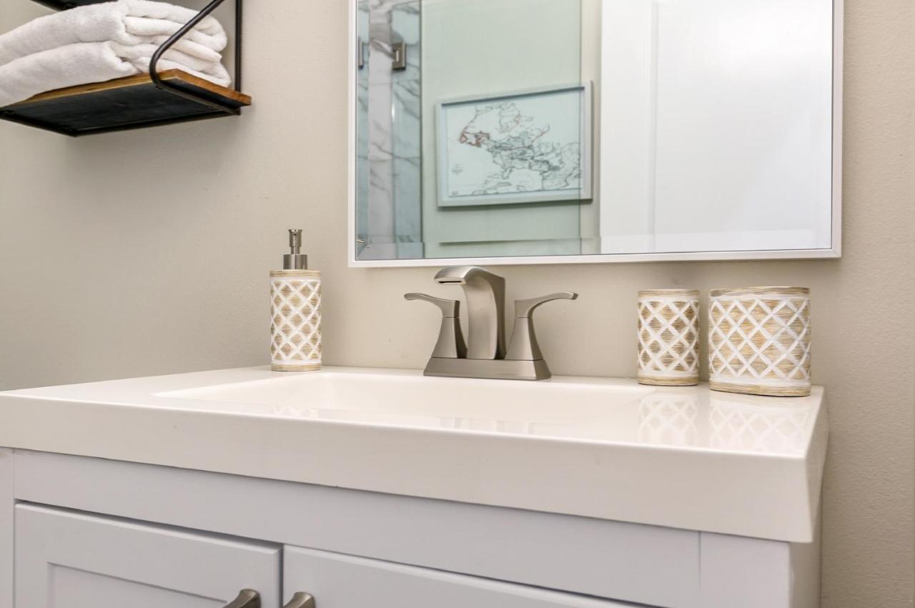 St Charles Ave Living Near Hot Spots And Restaurants * New Orleans