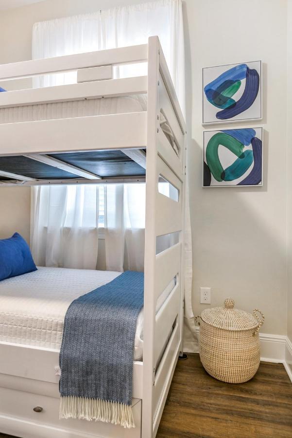 St Charles Ave Living Near Hot Spots And Restaurants