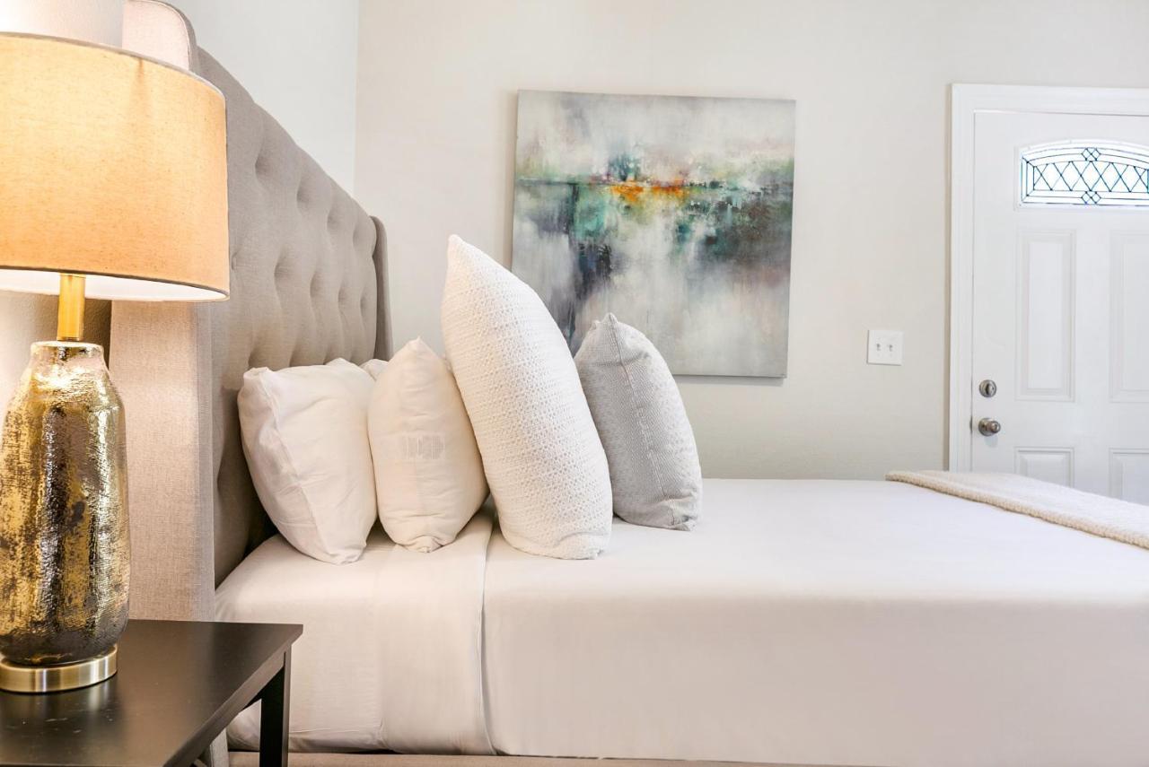 St Charles Ave Living Near Hot Spots And Restaurants New Orleans