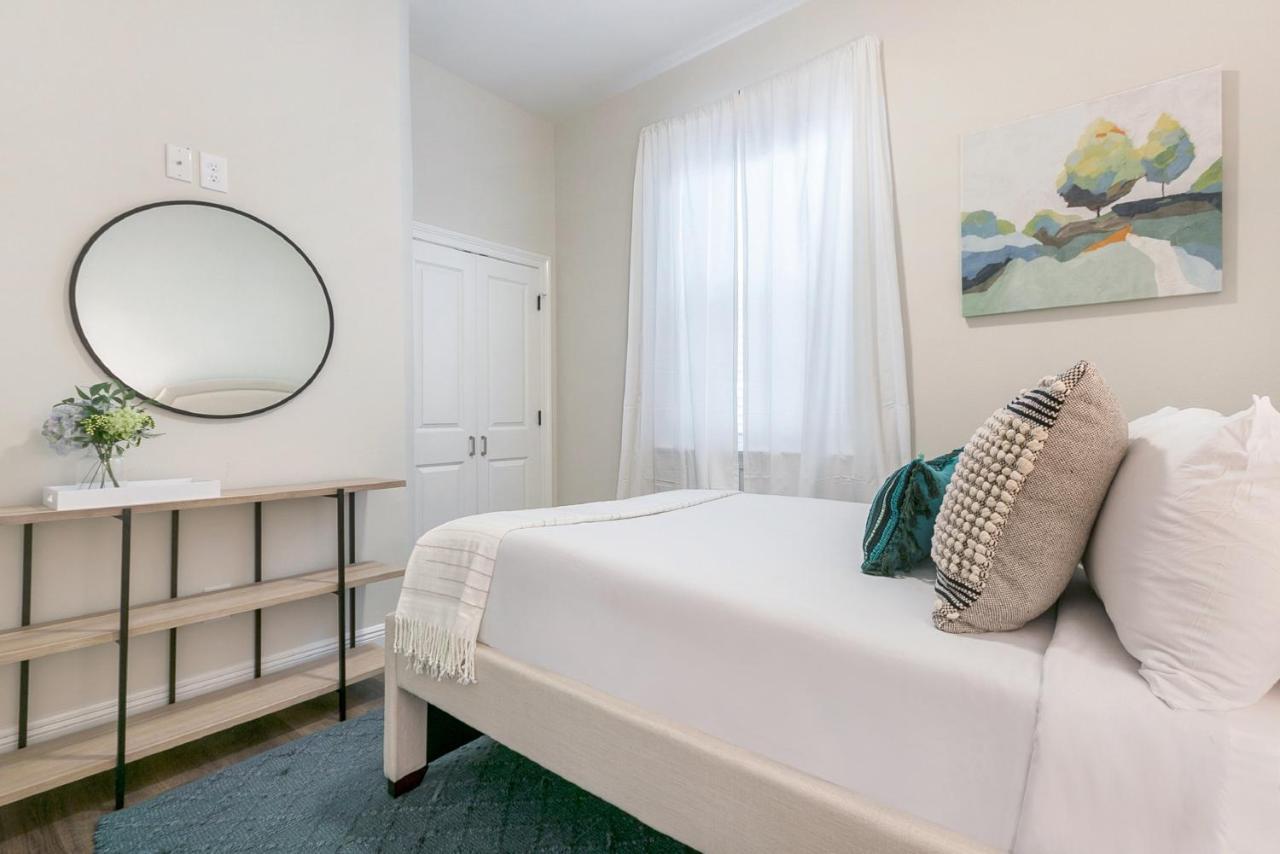 St Charles Ave Living Near Hot Spots And Restaurants *