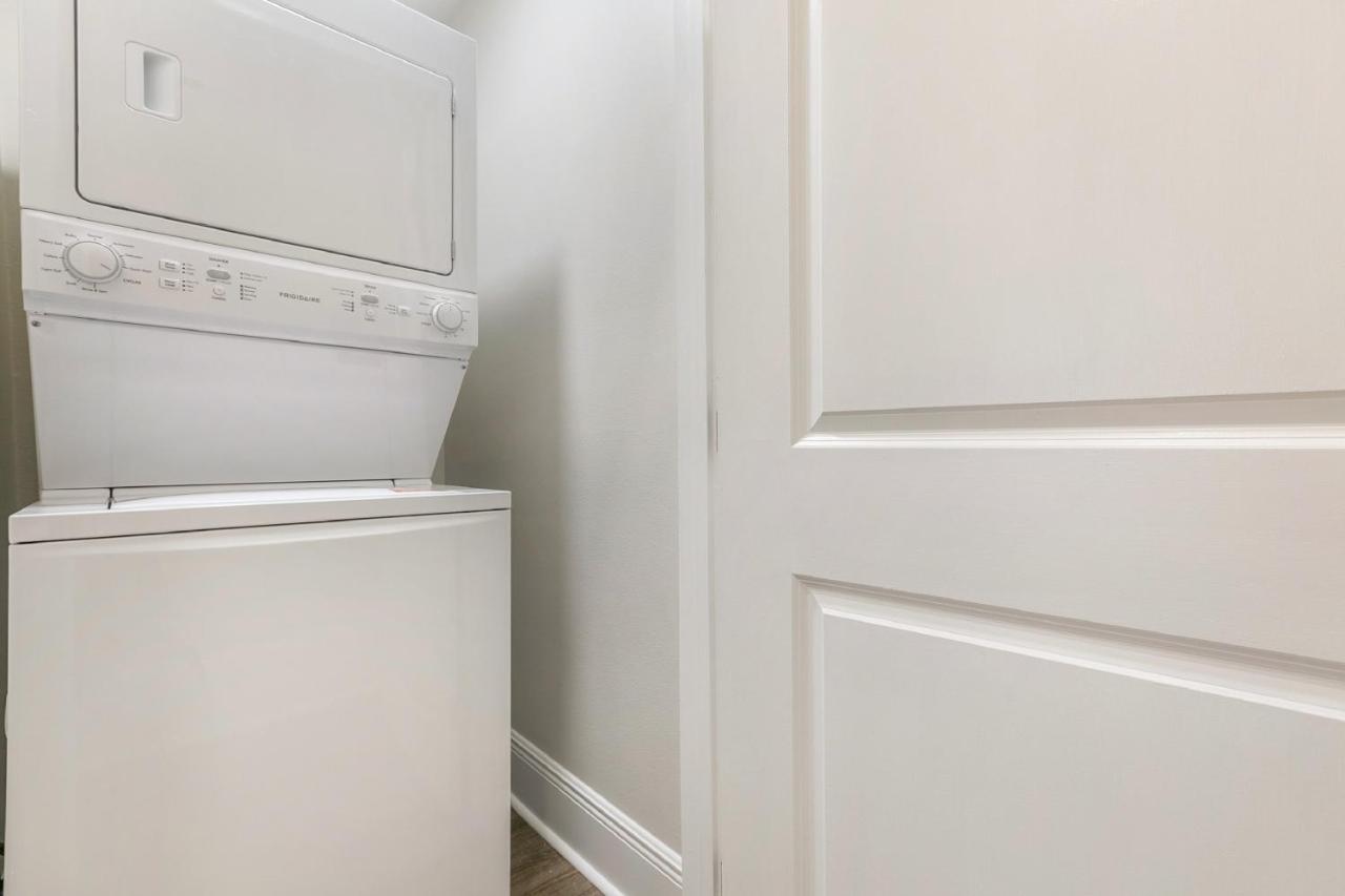 St Charles Ave Living Near Hot Spots And Restaurants * New Orleans